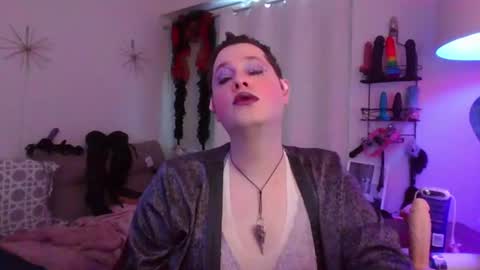 Snapshot of mxsissycharlotte chatting on June 12, 4:17 pm Mx Charlotte online show from June 12, 4:17 pm