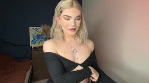 Snapshot of my_muse chatting on February 5, 1:11 pm Sandra Muse online show from February 5, 1:11 pm