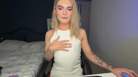 Snapshot of my_muse chatting on February 14, 1:51 pm Sandra Muse online show from February 14, 1:51 pm