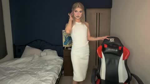 Snapshot of my_muse chatting on February 15, 10:22 am Sandra Muse online show from February 15, 10:22 am