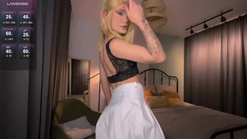 Snapshot of my_muse chatting on December 15, 12:53 pm Sandra Muse online show from December 15, 12:53 pm