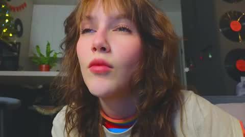 Snapshot of my_parisss chatting on January 6, 1:42 am PARIS online show from January 6, 1:42 am