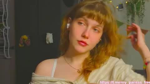 Snapshot of my_parisss chatting on November 13, 3:33 pm PARIS online show from November 13, 3:33 pm