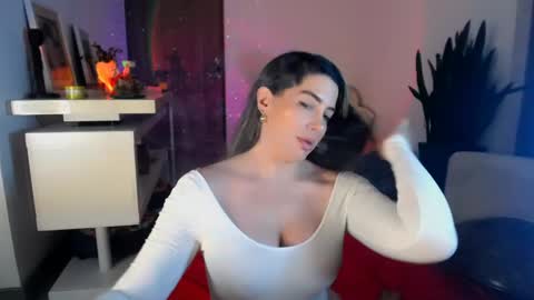 Snapshot of myahangel chatting on April 15, 11:16 pm Myah Angel online show from April 15, 11:16 pm