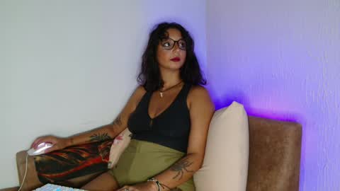 Snapshot of myamillor chatting on March 31, 9:59 pm myamillor online show from March 31, 9:59 pm