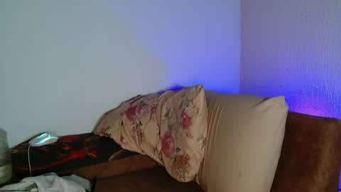 Snapshot of myamillor chatting on April 16, 9:50 pm myamillor online show from April 16, 9:50 pm