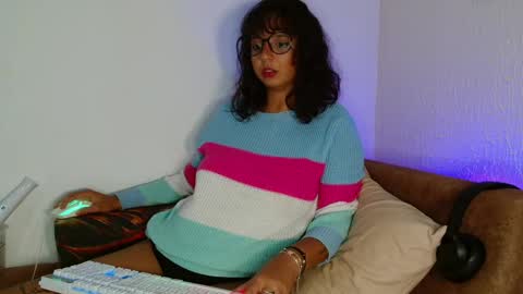Snapshot of myamillor chatting on April 19, 9:39 pm myamillor online show from April 19, 9:39 pm