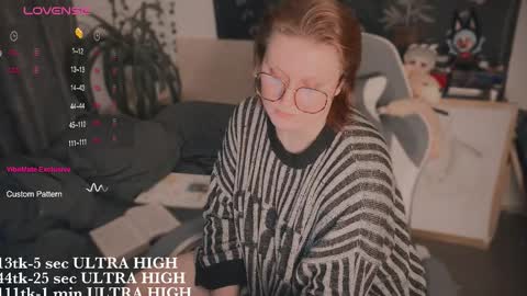 Snapshot of myanotherday chatting on December 1, 11:21 pm Kate online show from December 1, 11:21 pm