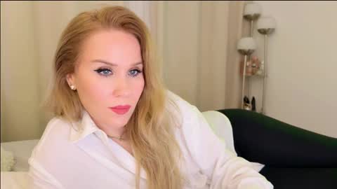 Mya-be Yours P online show from February 22, 12:49 am