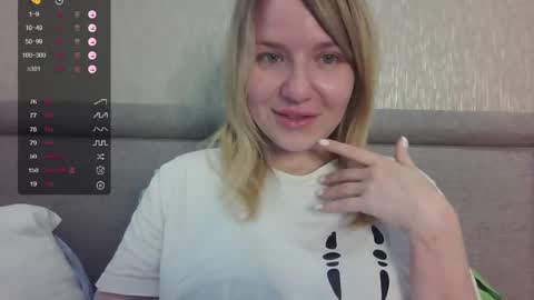 Snapshot of mybadcat87 chatting on May 27, 5:37 am mybadcat87 online show from May 27, 5:37 am