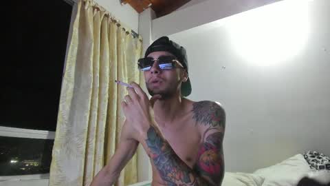 Snapshot of mybmx chatting on October 24, 3:36 am JUAN TORRES CREATURE online show from October 24, 3:36 am