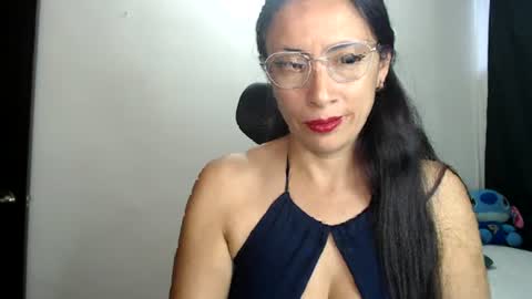 Snapshot of myc_sw_couple chatting on July 22, 10:56 pm mary and charlie online show from July 22, 10:56 pm