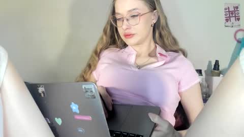 Snapshot of mychloecute chatting on May 6, 8:14 pm chloe online show from May 6, 8:14 pm
