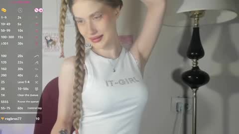 Snapshot of mychloecute chatting on May 23, 8:46 pm chloe online show from May 23, 8:46 pm