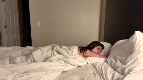 Snapshot of mycreamydreams chatting on January 24, 9:49 am mycreamydreams online show from January 24, 9:49 am