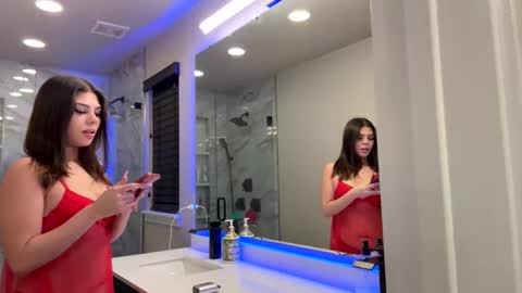 Snapshot of mycreamydreams chatting on February 5, 3:55 am mycreamydreams online show from February 5, 3:55 am