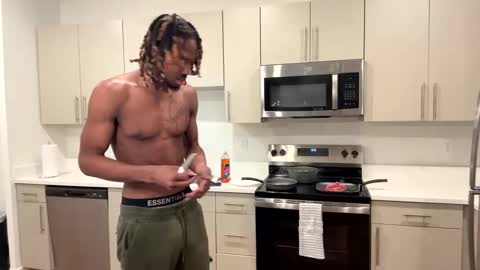 Snapshot of mycreamydreams chatting on March 3, 3:41 am mycreamydreams online show from March 3, 3:41 am