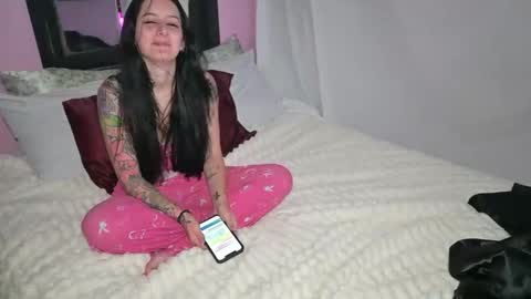 Snapshot of mycreamydreams chatting on April 29, 2:48 am mycreamydreams online show from April 29, 2:48 am