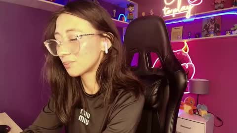 Milly Cute online show from March 3, 4:51 am