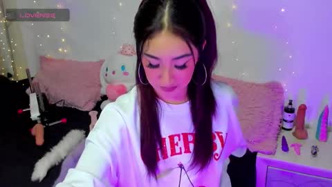 Snapshot of myeong_ chatting on November 10, 4:44 am online show from November 10, 4:44 am