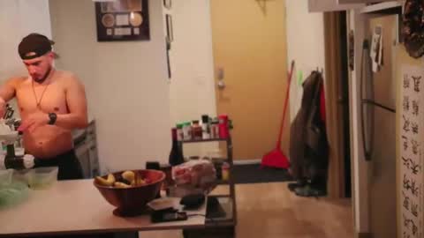 Snapshot of myguy19 chatting on November 16, 3:12 am DaDDY D online show from November 16, 3:12 am