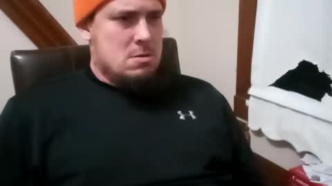 Snapshot of myjohnson5 chatting on December 4, 5:49 am Nope online show from December 4, 5:49 am