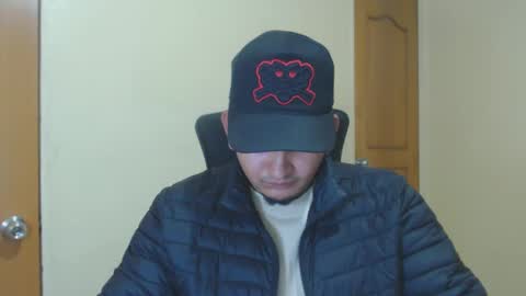 Snapshot of myke_andrade chatting on January 2, 3:05 am myke_andrade online show from January 2, 3:05 am