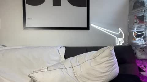 Myke esthetic online show from October 1, 9:43 pm