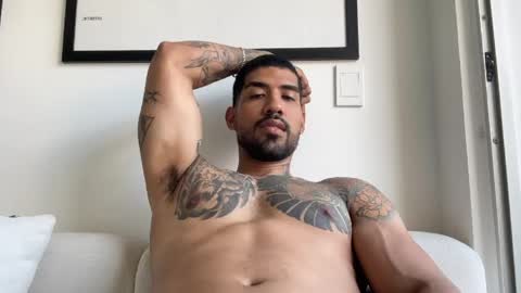 Snapshot of myke_esthetic chatting on May 14, 7:31 pm Myke esthetic online show from May 14, 7:31 pm