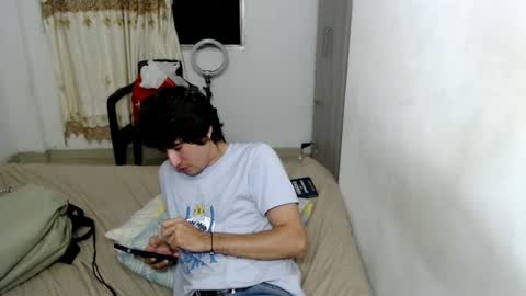 Snapshot of myke_xxx chatting on November 1, 1:40 am mike online show from November 1, 1:40 am