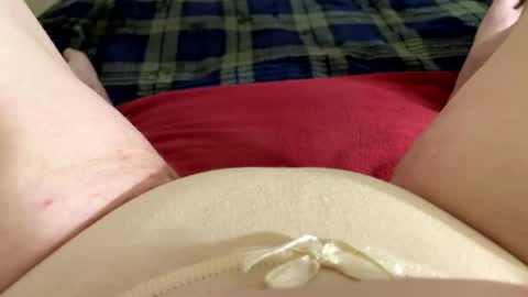 Snapshot of mykittyneedsuu chatting on November 5, 10:04 am Kitty online show from November 5, 10:04 am