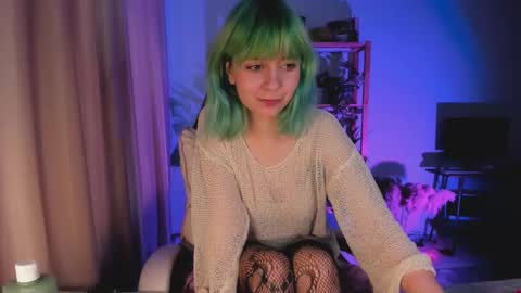 Snapshot of mylaweb chatting on November 30, 5:22 am MylaFlores online show from November 30, 5:22 am