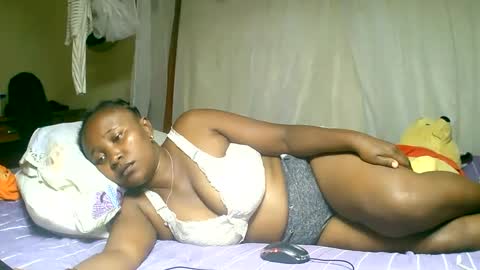 Snapshot of mylindasweet chatting on February 22, 12:51 pm linda online show from February 22, 12:51 pm