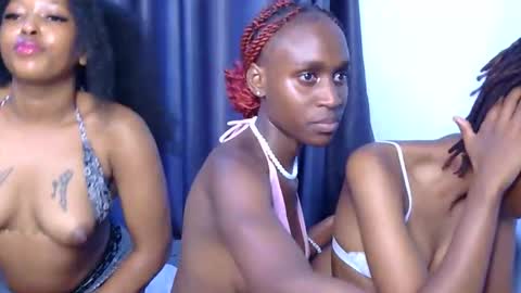 myline_ online show from March 14, 6:19 am