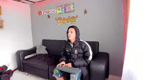 Snapshot of myluandjackhot chatting on July 25, 11:30 am Myluandjack online show from July 25, 11:30 am