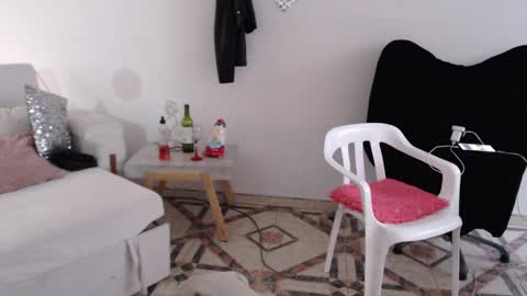 Myrna Sessions online show from January 24, 12:10 pm