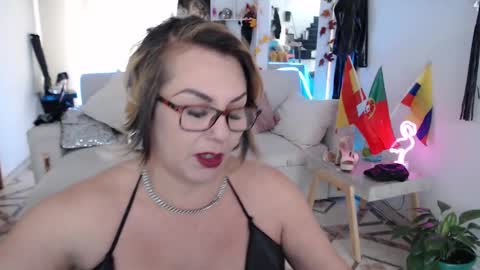 Myrna Sessions online show from January 30, 7:04 pm