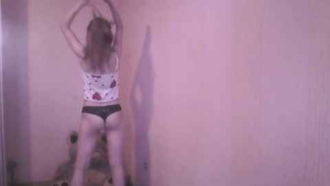 mysterious_blondy online show from July 28, 12:48 pm