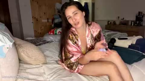 Snapshot of mysteriousmadam_ chatting on July 15, 4:34 pm mysteriousmadam_ online show from July 15, 4:34 pm