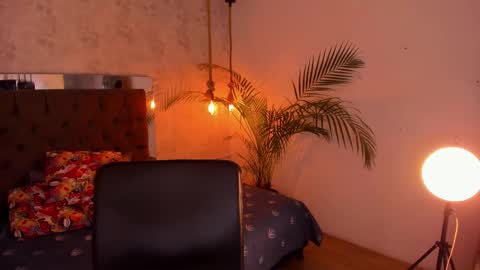 Snapshot of mysterius_boy chatting on November 21, 9:35 pm Marcus online show from November 21, 9:35 pm