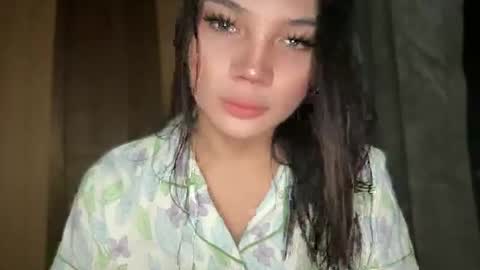 UR GIRL NEXTDOOR online show from January 13, 5:13 am