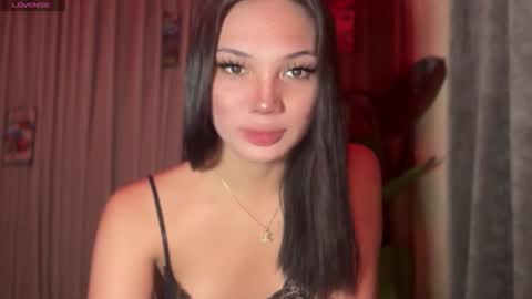 UR GIRL NEXTDOOR online show from March 5, 3:24 am