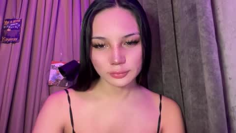 UR GIRL NEXTDOOR online show from April 21, 4:41 am