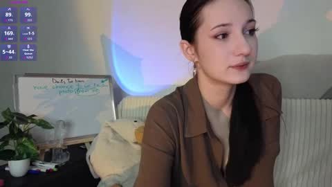 Snapshot of mysthush chatting on December 3, 5:33 pm Mia online show from December 3, 5:33 pm