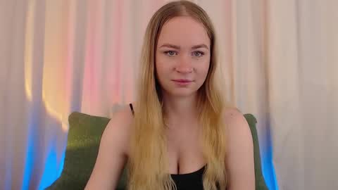 Snapshot of mystic_barbie chatting on September 18, 12:01 am Barbie online show from September 18, 12:01 am