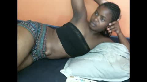 Snapshot of mystic_linna chatting on February 7, 7:18 am mystic_linna online show from February 7, 7:18 am