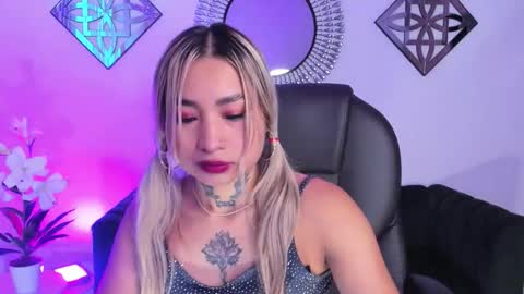 mystic_nova_ online show from March 1, 11:23 am