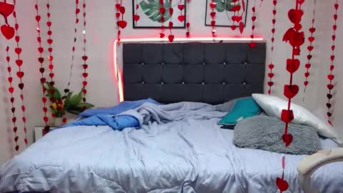 Snapshot of mysticmature chatting on February 17, 6:09 am Mystic online show from February 17, 6:09 am