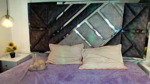 Snapshot of mysticmature chatting on November 26, 7:04 pm Mystic online show from November 26, 7:04 pm