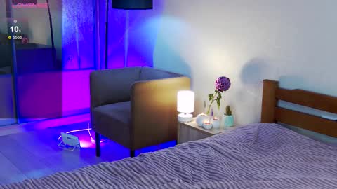 Snapshot of mystique_girl_ chatting on November 30, 7:29 pm Angeline online show from November 30, 7:29 pm